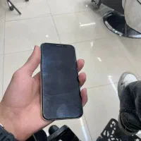 iPhone XS سفید  خیلی تمیز در حد نو.