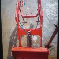 بیل جلو تراکتور.   خشک