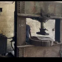 پرس اهن ۲۰۰تن