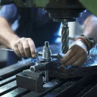 به چند نفر پرسنل  جوشکار و تراشکار نیازمندیم