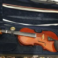 ویالون amati 200