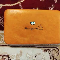 تعدادی کیف پول نو بفروش میرسد