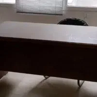 میز اداری بزرگ دارای ۴ کشو