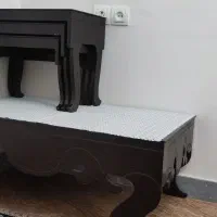 جلو مبلی قهوه‌ای تیره سالم بدون عیب