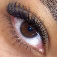 نیازمند مدل اکستنشن مژه