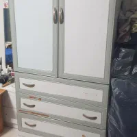۱ عدد کمد لباس