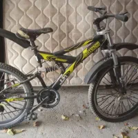 دوچرخه|دوچرخه، اسکیت، اسکوتر|قروه, |دیوار