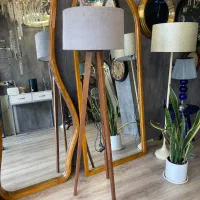 اباژور چوبی ولوستر کنار مبل