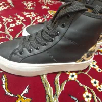 کفش کتونی ساق‌دار