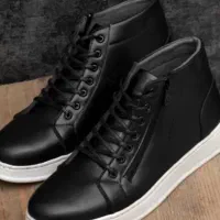 نیم بوت مردانه بندی زیپی رنگ مشکی کفه سفید