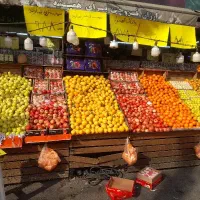 کار در مغازه میوه فروشی