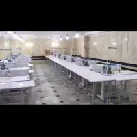 یک خانم آشنای باکامپیتور واکسل وخیاطی