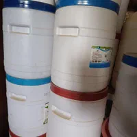 دبه و سطل های جادار مناسب انواع ترشی ،حبوبات و ...|ظروف نگهدارنده، پلاستیکی، یک‌بارمصرف|ملایر, |دیوار
