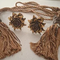 گل پرده واویز پرده
