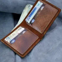 کیف پول گم کردمدر خوی هرکی پیدا کرده مشخصاتش روبگه