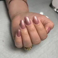 کاشت و آموزش تخصصی ناخن با تخفیف ۵۰ درصدی