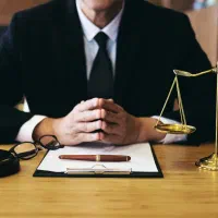 قبول وکالت در دعاوی کیفری، حقوقی، ثبتی و خانواده