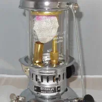 چراغ توری چراغ نفتی چراغ زنبوری انگلیسی آلمانی|کلکسیون اشیاء عتیقه|یزد, |دیوار