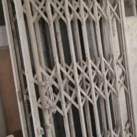 اکاردئونی قدیمی سنگین