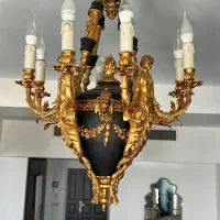 لوستر ۸ شاخه مجسمه دار برنز