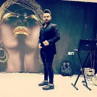 خاننده و دیجی شومن