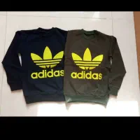 لباس بچه‌گانه کلاه و شال گردن