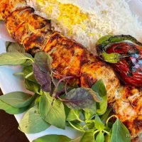آشپز ماهر مسلط به تمام غذاهای ایرانی شیفت شب