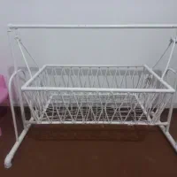 گهواره اهنی|تخت و صندلی بچه|زنجان, |دیوار