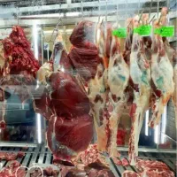 همکاری در مغازه قصابی