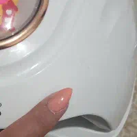 خدمات کاشت ناخن