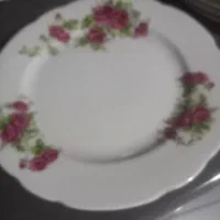بشقاب   پلو  خوری  گل  سرخی