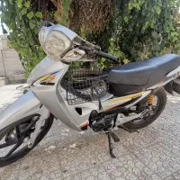 یک دستگاه موتور بی کلاچ لیزر