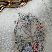 مبل استیل بسیار تمیز و سالم