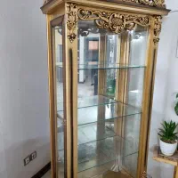 ویترین چوبی سالم