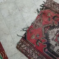 فرش دستبافت سال۱۲۹۵ سالم.۲.۷۰در۷۰سانت|فرش|قزوین, |دیوار