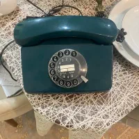 تلفن سبز قدیمی سالمه