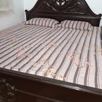 تخت خواب و میزآرایش