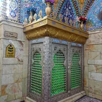 نیازمند ال ی  دی یا بنر گلاب فروشی هستم.