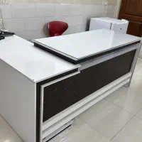 تعدادی دکور و صندلی و لوازم سالن زیبایی قیمت عالی|آرایشگاه و سالن‌های زیبایی|یزد, |دیوار