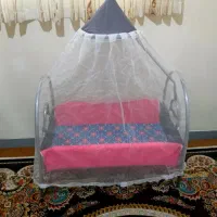 گهواره نوزاد فلزی