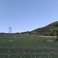 زمین به مساحت ۳۰۰ متر