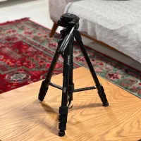 سه پایه دوربین