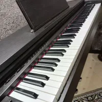 پیانو دیجیتال رولند|پیانو، کیبورد، آکاردئون|رشت, یخسازی|دیوار