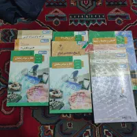 تعدادی رمان|کتاب و مجله ادبی|قرچک, مهدیه|دیوار