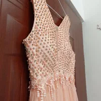 لباس مجلسی|لباس|بندر انزلی, معلم|دیوار