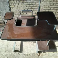 میز کامپیوتر و درس خواندن