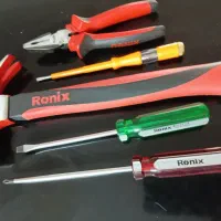 پیچ گوشتی و انبر دست رونیکس در حد نو