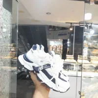 نیوبالانس ۲۰۲۵|کیف، کفش، کمربند|قم, صفائیه|دیوار