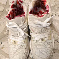 کفش و کیف تمیز و نو