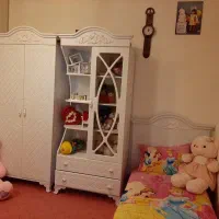 کمد لباسی و‌تخت‌ خواب نوجوان